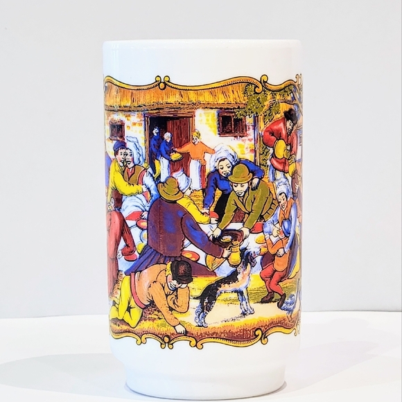 Arcopal France 2 milk glass Mugs - Picture 9 of 15